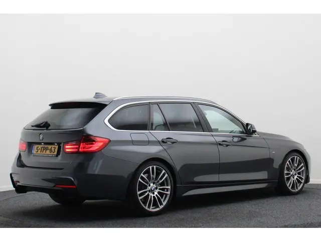 BMW 3 Serie Touring 335i High Executive 2014 Benzine 22