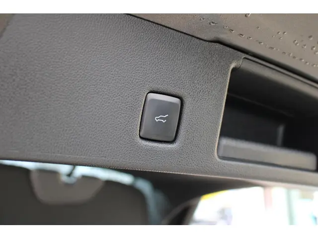 Ford Kuga 2.5 PHEV ST-Line X 2023 Hybride Benzine 18