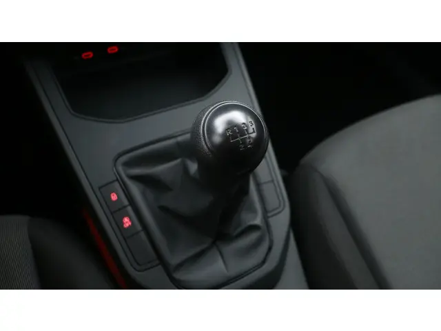 SEAT Ibiza 1.0 MPI Reference 2024 Benzine 18