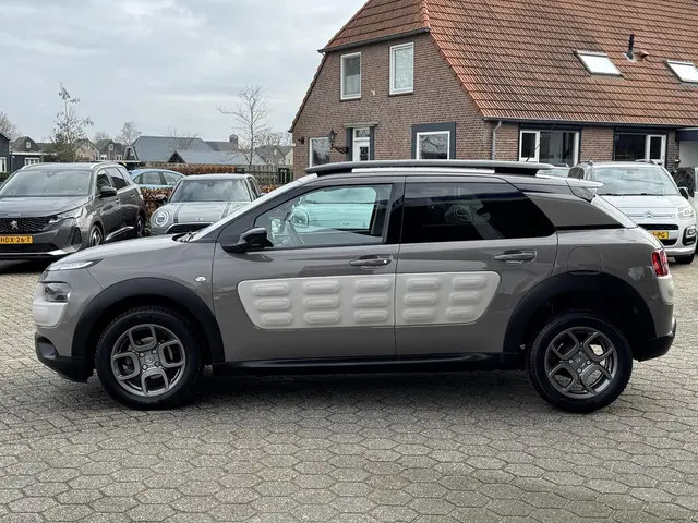 Citroën C4 Cactus 1.2 PureTech Business Plus 2015 Benzine 4