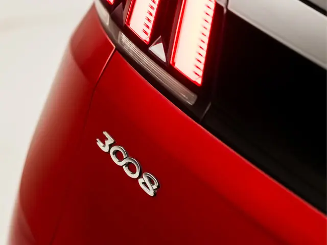 Peugeot 3008 1.2 PureTech GT Line 2018 Benzine 31