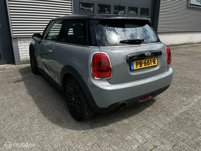 MINI Cooper Mini 1.5 NAVI/CRUISE/PDC 2017 Benzine 16