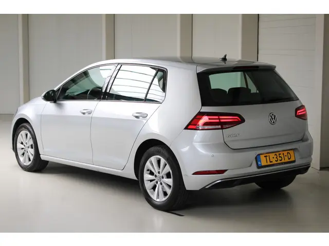 Volkswagen Golf 1.0 TSI Comfortline 2018 Benzine 3