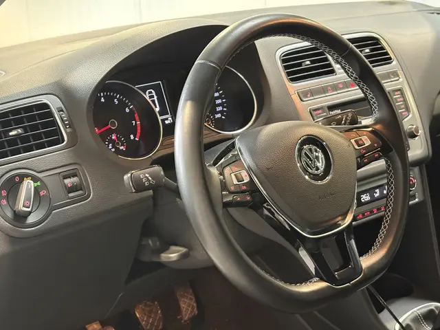 Volkswagen Polo 1.0 MPI Lounge 2016 Benzine 6