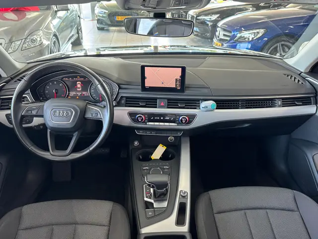 Audi A4 Limousine 2.0 TFSI ultra Pro Line 2016 Benzine 4