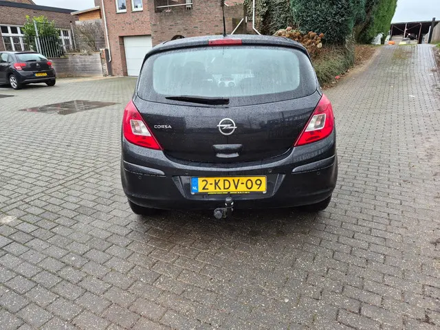 Opel Corsa 1.4-16V Design Edition 2013 Benzine 6