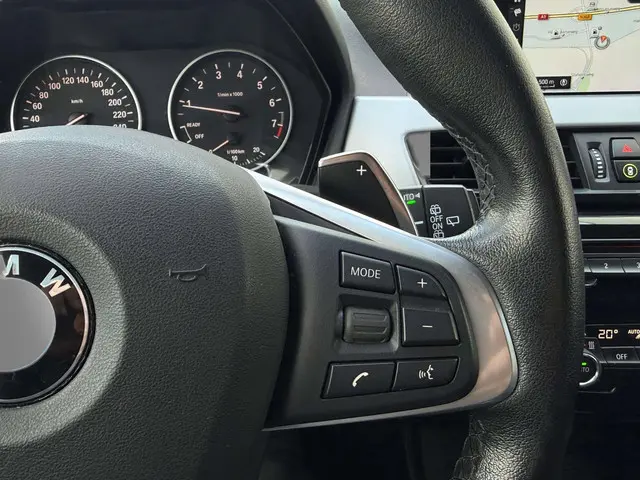 BMW X1 SDrive20i Executive, 1ste eigenaar 2017 Benzine 17