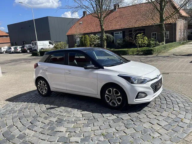 Hyundai i20 1.2 MPI Comfort 2019 Benzine 31