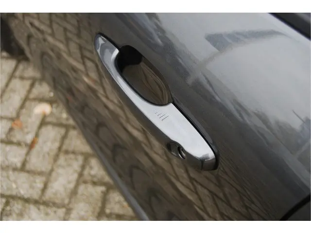 Ford Kuga 2.5 PHEV 243PK ST-Line X 2025 Hybride Benzine 13