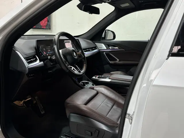 BMW X1 xDrive23i 2023 Benzine 6