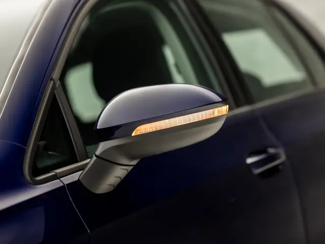 Volkswagen Golf 1.0 eTSI Sport 2022 Benzine 32