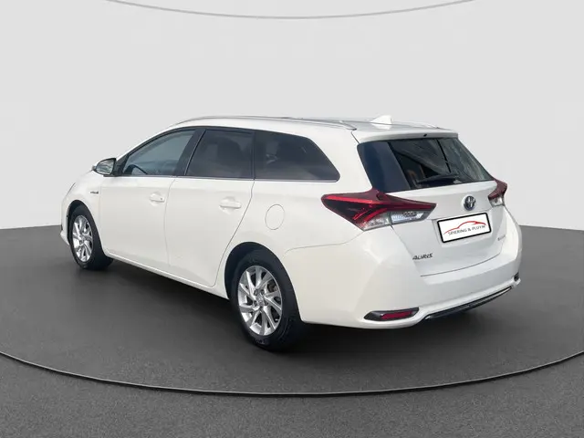 Toyota Auris 1.8 Hybrid Dynamic Go 2017 Hybride Benzine 6