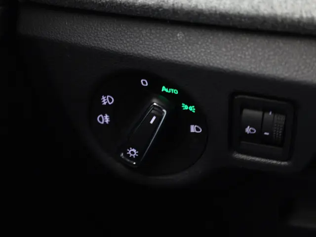 Škoda Kamiq 1.0TSI/115PK DSG Selection 2025 Benzine 17