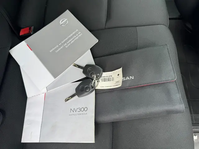 Nissan NV300 * L2H1 * Airco * Trekhaak * Imperiaal * 2019 Diesel 43