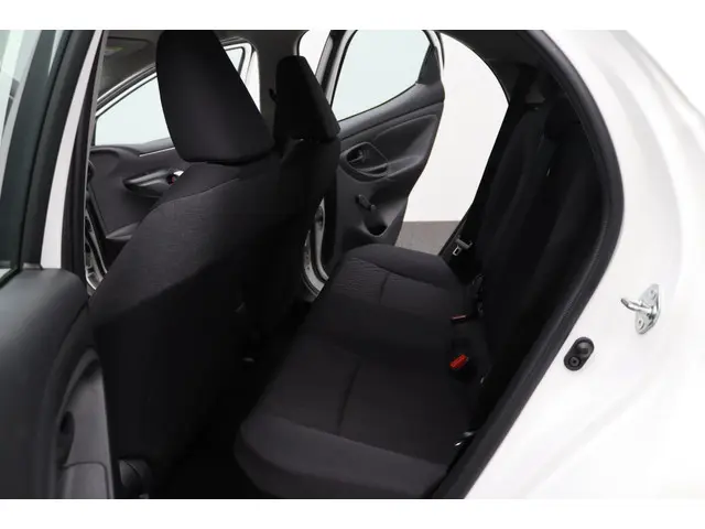 Toyota Yaris 1.5 Hybrid Active 2022 Hybride Benzine 7
