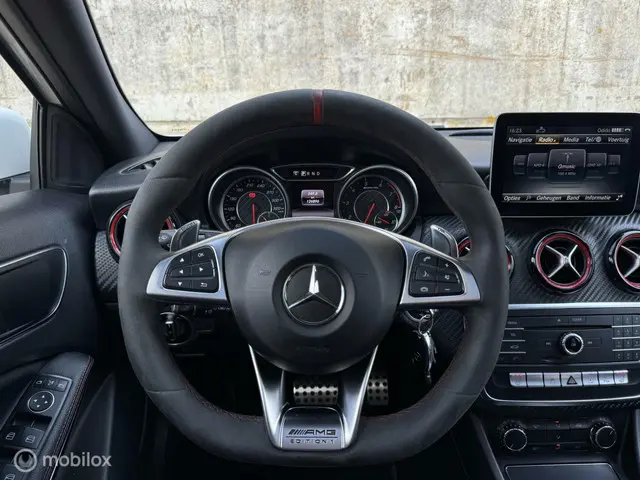 Mercedes-Benz A-Klasse AMG 45 4MATIC 2016 Benzine 9