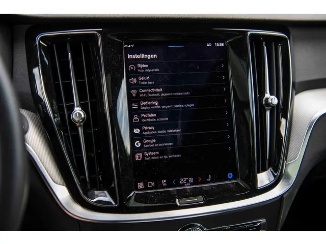 Volvo V60 2.0 B4 Plus Dark 2023 Benzine 20