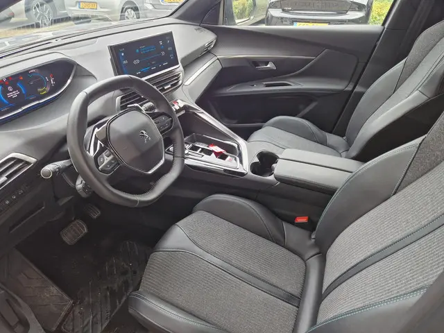 Peugeot 3008 1.2 Hybrid 136 Allure 2024 Hybride Benzine 10