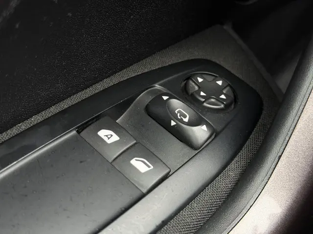 Peugeot 2008 1.2 PureTech Style 2015 Benzine 31