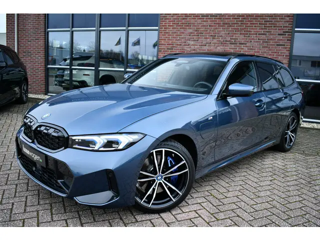BMW 3 Serie Touring 330e M-Sport 2025 Hybride Benzine 84