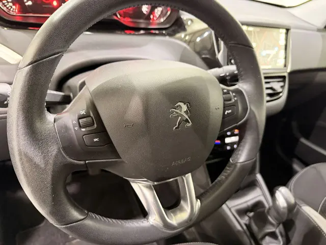 Peugeot 208 HB 1.2 VTi Style Navi/Clima 2014 Benzine 29