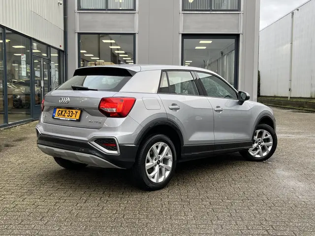 Audi Q2 30 TFSI Business Edition 2021 Benzine 2