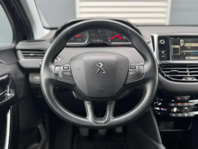 Peugeot 208 1.2 VTi Envy 2014 Benzine 20