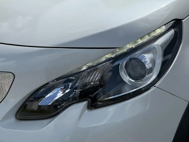 Peugeot 2008 1.2 PureTech Allure 2018 Benzine 33