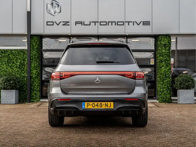 Mercedes-Benz EQB 250 AMG Line 67 kWh 2022 Elektrisch 10