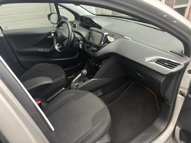 Peugeot 208 1.2 PureTech Allure 2017 Benzine 8