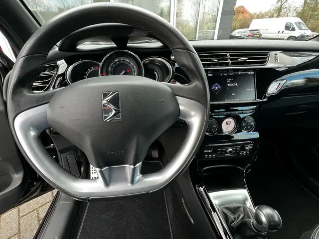 Citroën DS3 1.2 PureTech So Chic 2015 Benzine 4