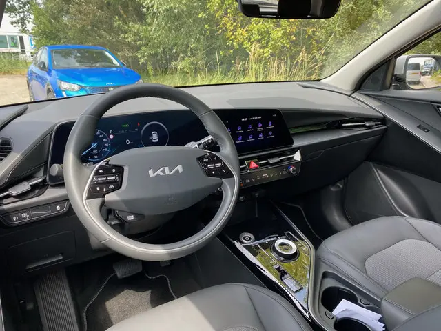 Kia Niro EV DynamicLine 64.8 kWh 2023 Elektrisch 12