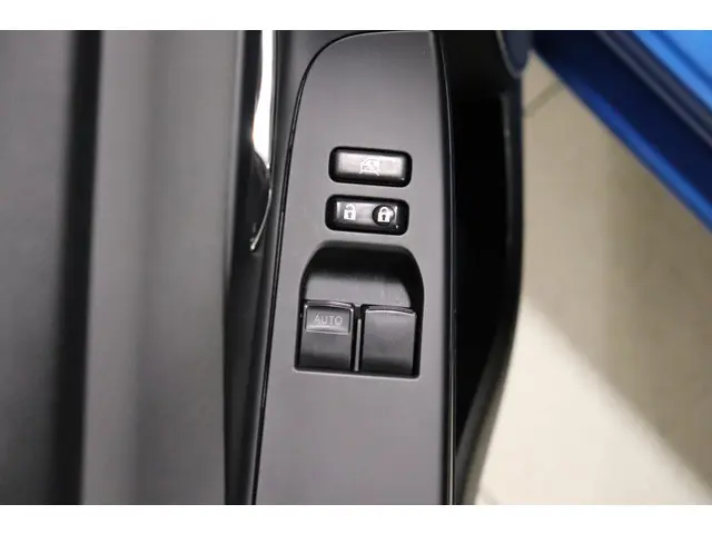 Toyota Yaris 1.5 Hybrid Trend, 2016 Hybride Benzine 9