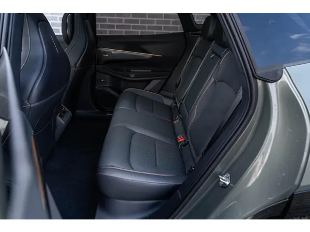 Lynk & Co 08 1.5 More 2025 Hybride Benzine 29