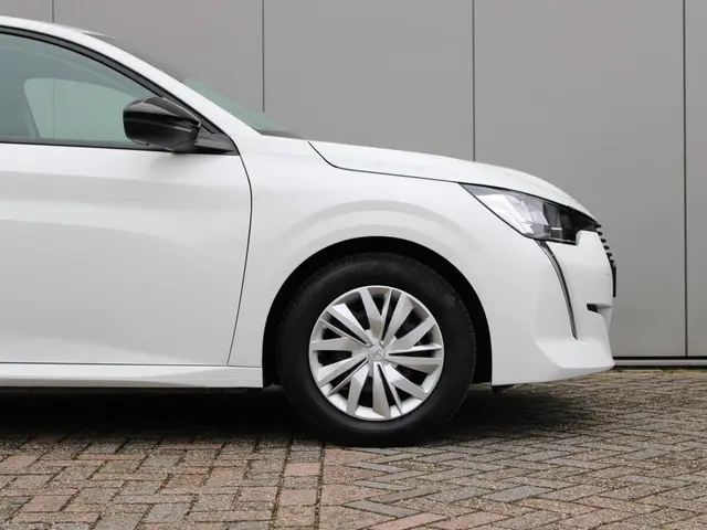 Peugeot 208 1.2 PureTech Active 2022 Benzine 21