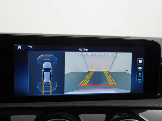 Mercedes-Benz A-Klasse 200 AMG Line 2023 Benzine 47