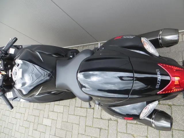 Suzuki GSX R 1300 Hayabusa 2015 Benzine 14