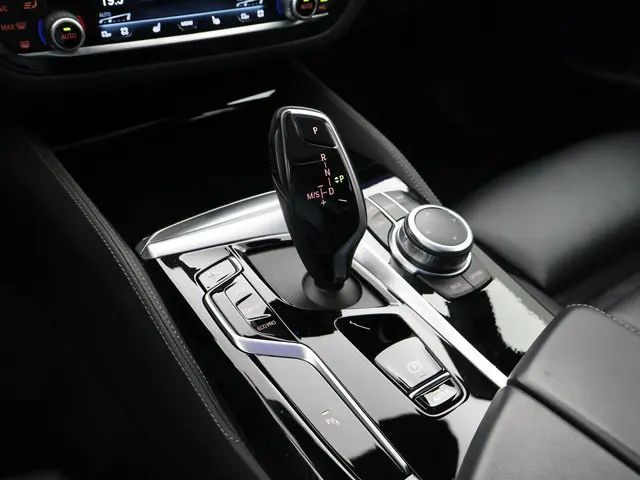 BMW 5 Serie 540i M-SPORT 2022 Benzine 43