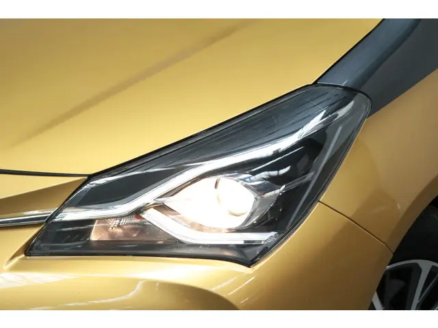 Toyota Yaris 1.5 Hybrid Y20, Navi 2019 Hybride Benzine 4