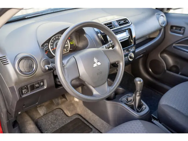 Mitsubishi Space Star 1.0 Inform 2013 Benzine 14