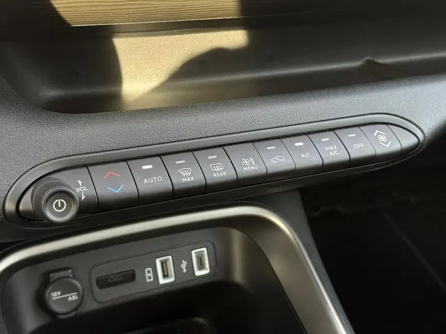 Jeep Avenger 1.2 Altitude 2024 Benzine 20