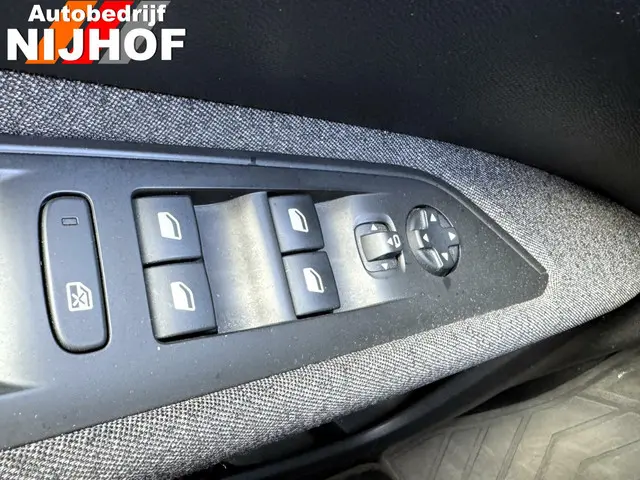 Peugeot 3008 1.2 PureTech Allure 2019 Benzine 20