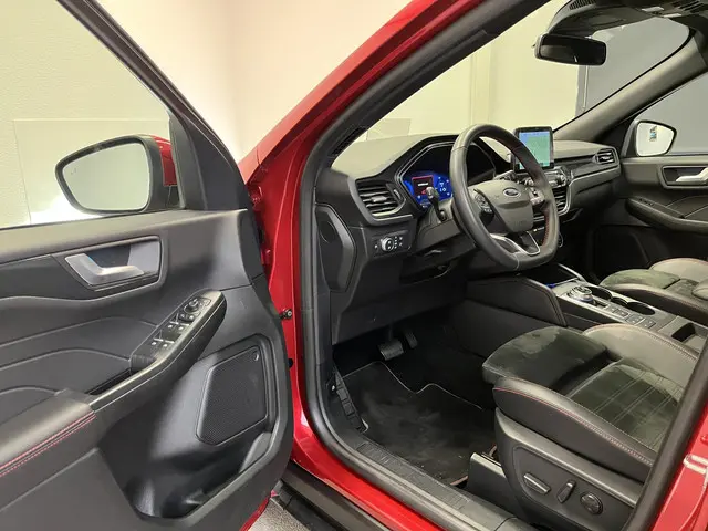 Ford Kuga 2.5 PHEV ST-Line 2024 Hybride Benzine 15