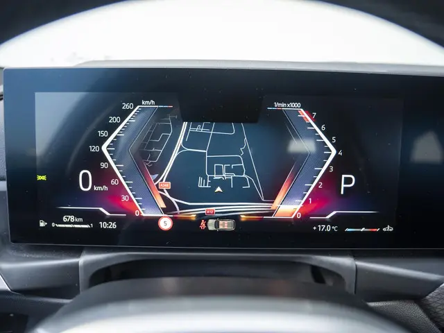 BMW 3 Serie Touring 320i 2025 Benzine 33