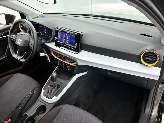 SEAT Arona 1.0 TSI AUTOM. Style Connect 2024 Benzine 23