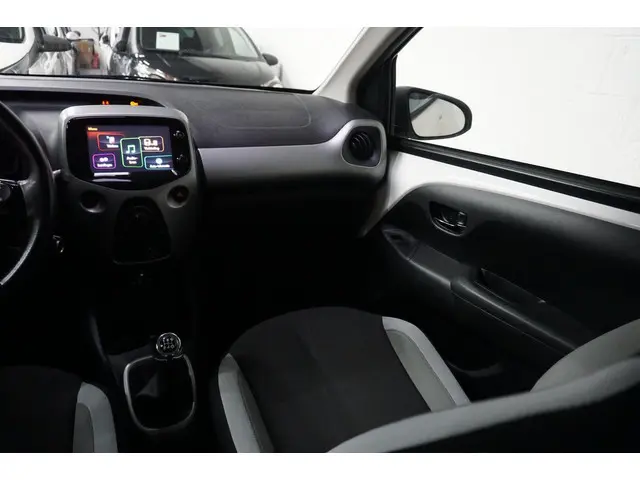 Toyota Aygo 1.0 VVT-i x-sport 2016 Benzine 35