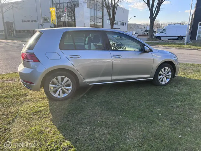 Volkswagen Golf 1.0 TSI Comfortline Business 2017 Benzine 6