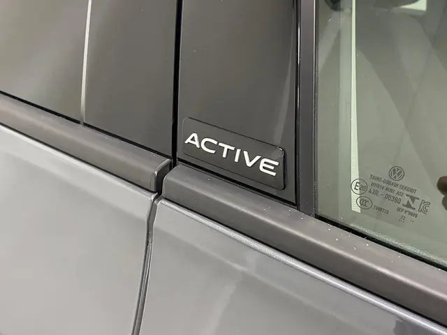 Volkswagen Golf 1.5 eTSI Active 2023 Benzine 35