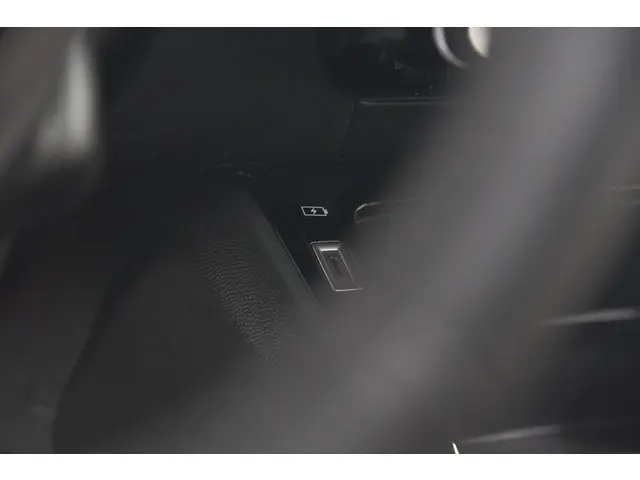 Peugeot e-2008 EV Active 50 kWh 2022 Elektrisch 43