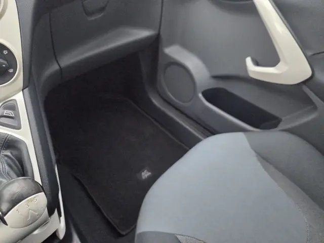 Ford Ka 1.2 Titanium X s/s 2012 Benzine 6